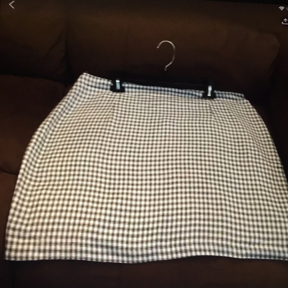 Dresses & Skirts - LADIES HOUNDSTOOTH SKIRT